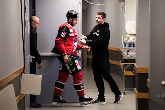 Malmö Redhawks Matias Lassen lämnar isen