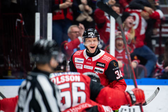 Malmö Redhawks Carl Söderberg jublar