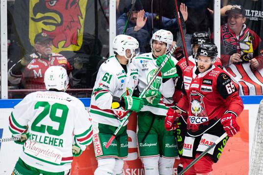 Rögles Ludvig Larsson och Linus Sjödin jublar