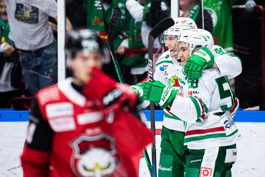 Rögles Adam Tambellini och Ryan McKiernan jublar