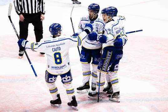 Leksands Emil Heineman jublar med lagkamrater
