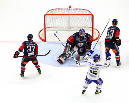 Jubel och depp vid mål 1-1 av Leksands Max Veronneau