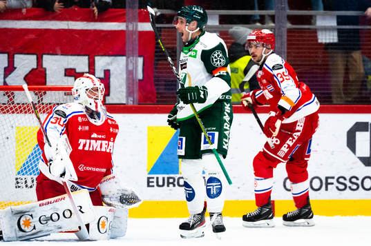 Färjestads Per Åslund jublar