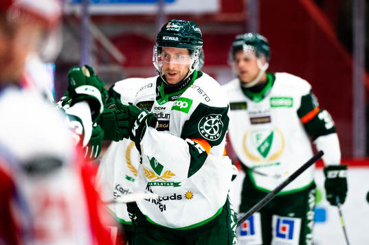 Färjestads Per Åslund jublar