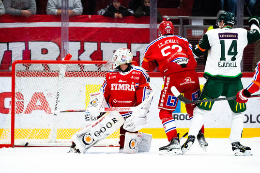 Färjestads Victor Ejdsell jublar
