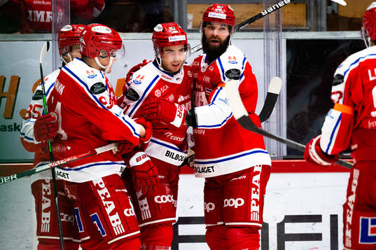 Timrås Viktor Lodin jublar