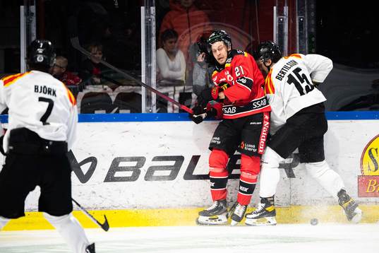 Luleås Juhani Tyrväinen och Brynäs Simon Bertilsson