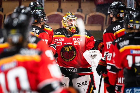 Luleås målvakt Joel Lassinantti jublar