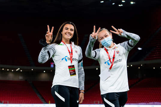 Ingrid Syrstad Engen and Frida Maanum of Norway