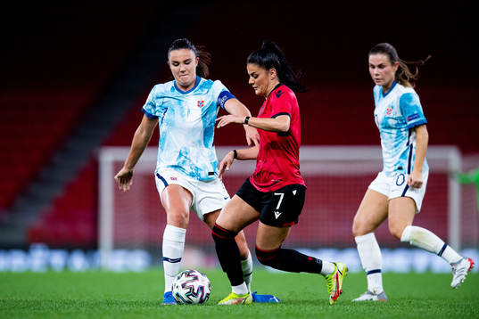 Ingrid Syrstad Engen of Norway and Mimoza Hamidi of Albania