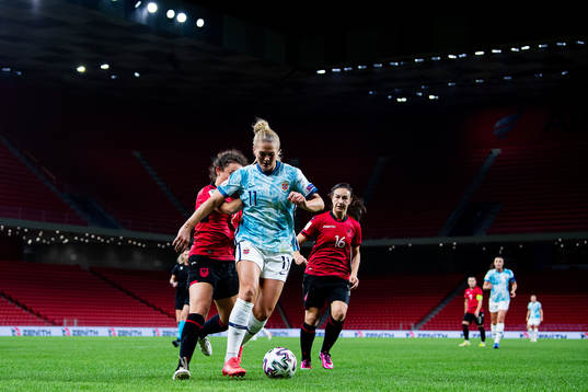 Lisa-Marie Karlseng Utland of Norway and Lucie Gjini of