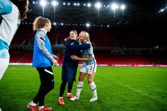 Maren Mjelde and Maria Thorisdottir of Norway celebrate