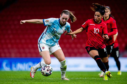 Elisabeth Terland of Norway and Qendresa Krasniqi of Albania