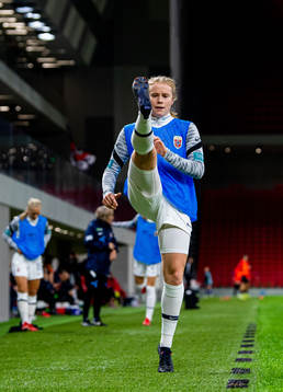 Julie Blakstad of Norway warms up