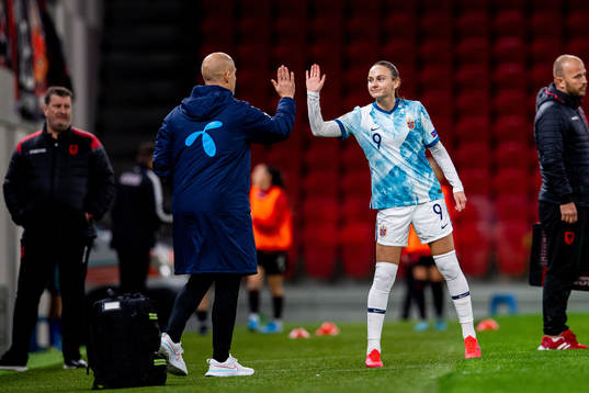 Anders Jacobson, assistant coach of Norway, and Vilde Hasund