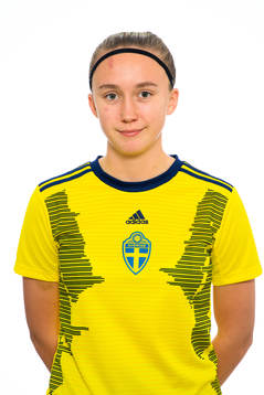 Emmy Olofsson i F16-landslaget