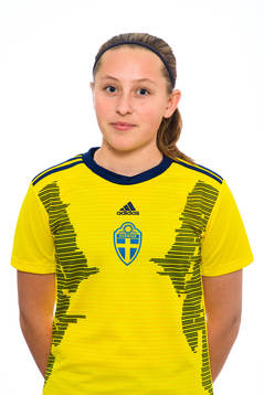Petronella Winblad i F16-landslaget