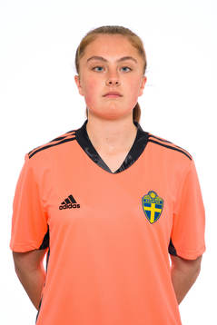 Nikki Kardel i F16-landslaget