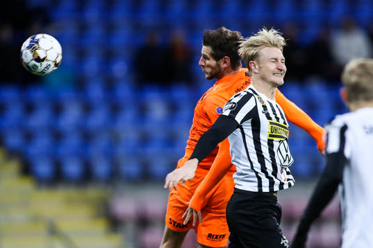 Landskronas Viktor Wihlstrand och AFC Eskilstunas Ashley
