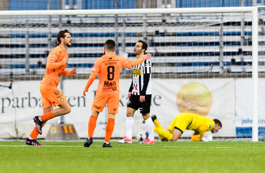 AFC Eskilstunas Ashley Mark Coffey jublar