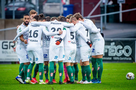 Jönköpings spelare innan fotbollsmatchen i Superettan