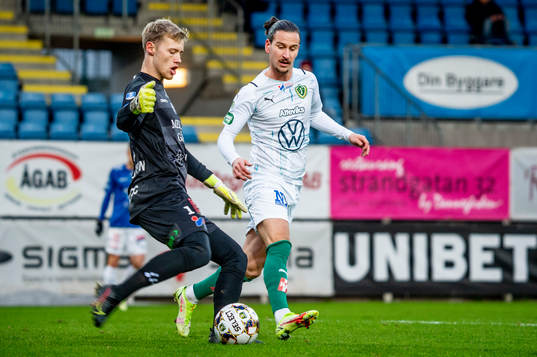 Trelleborgs målvakt Kasper Thiesson Kristensen mot