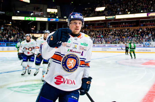Växjös Joel Persson jublar