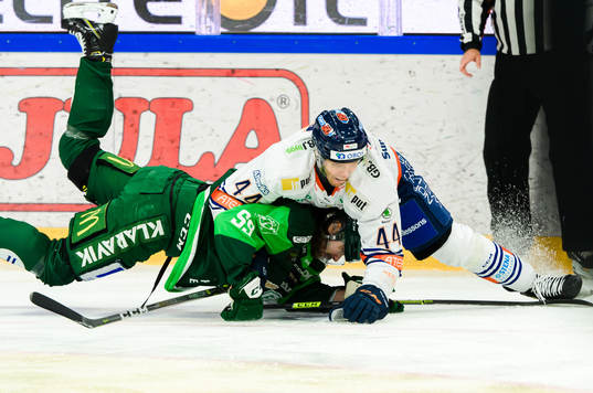Färjestads Linus Johansson och Växjös Peter Andersson