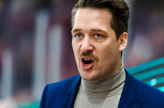 Växjös tränare Sam Hallam