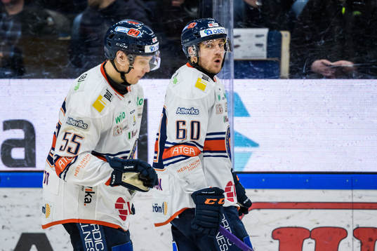 Växjös Miika Koivisto och Erik Josefsson deppar