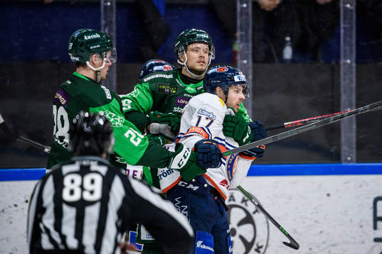 Färjestads Jacob de la Rose och Växjös Emil Forslund