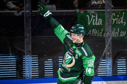 Färjestads Victor Ejdsell jublar
