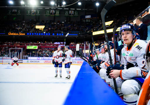 Växjös spelare deppar med lagkamrater