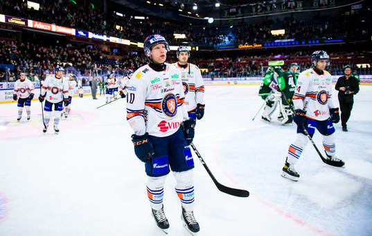 Växjös Richard Gynge  deppar med lagkamrater