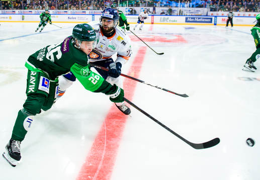 Färjestads Joel Nyström och Växjös Tobias Rieder