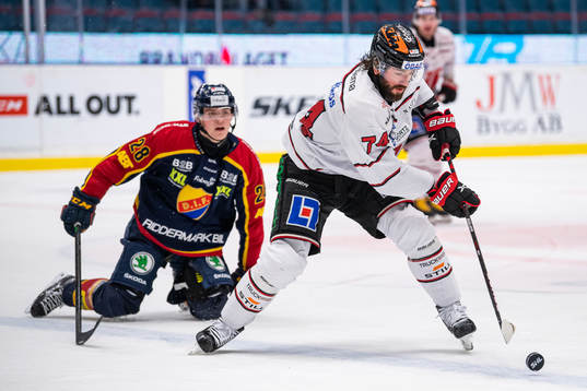 Örebros Nick Ebert och Djurgårdens Oscar Bjerselius