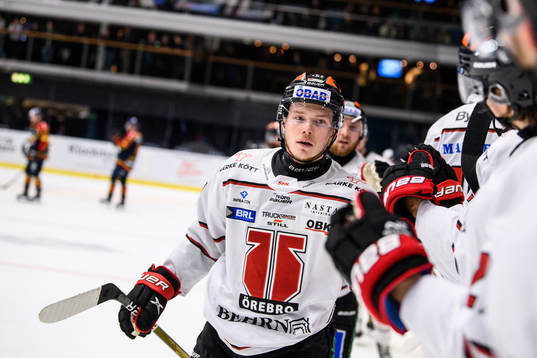 Örebros Linus Öberg jublar