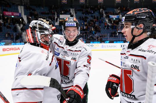 Örebros målvakt Jhonas Enroth, Linus Öberg och Robert
