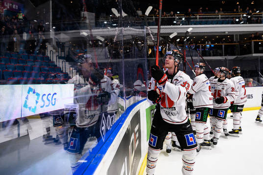 Örebros Christopher Mastomäki jublar