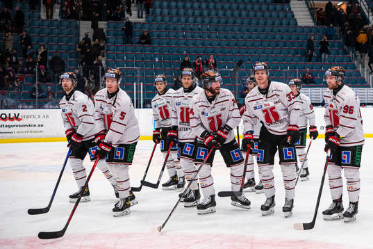 Örebros spelare jublar