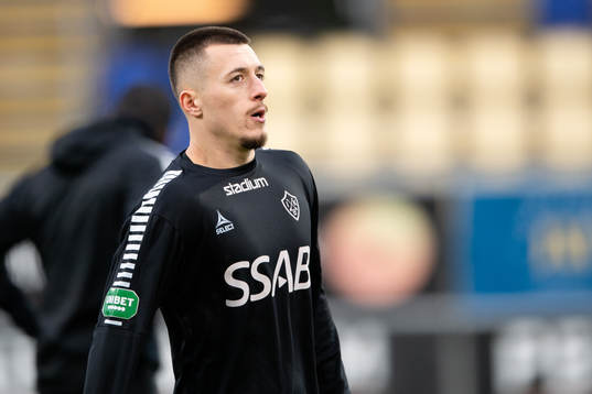 Brages Leonard Pllana före fotbollsmatchen i Superettan