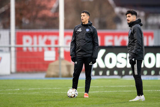 Falkenbergs Elliot Hintsa och Mahmut Özen före