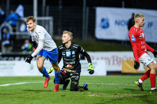 Värnamos Oscar Uddenäs jublar