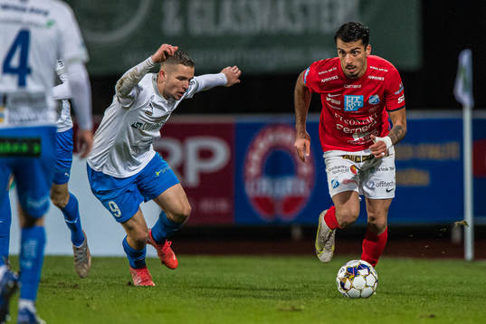 Värnamos Oscar Johansson  och Norrbys Abbas Mohamad