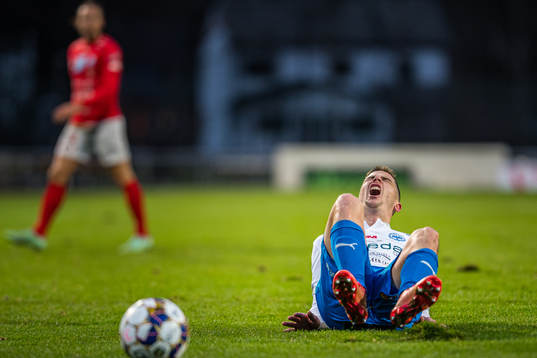 Värnamos Oscar Johansson  har ont