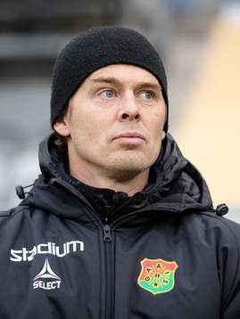 GAIS tränare Fredrik Holmberg innan  fotbollsmatchen i