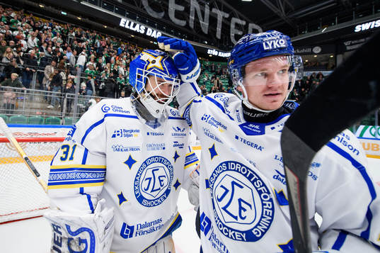 Leksands målvakt Kasimir Kaskisuo och Tobias Ekberg jublar
