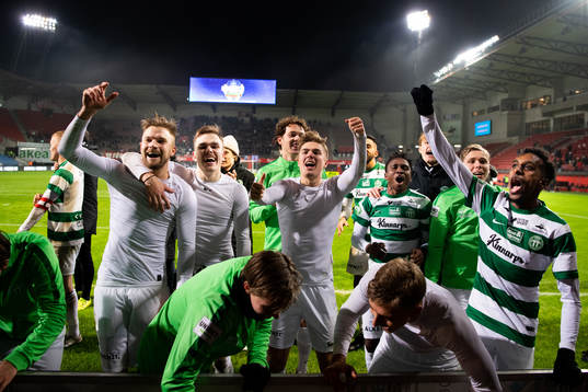 Västerås spelare jublar