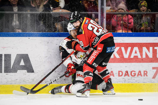 Malmö Redhawks Johan Olofsson och Luleås Jack Connolly