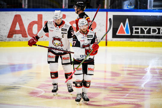 Malmö Redhawks Carl Söderberg och Joakim Ryan deppar